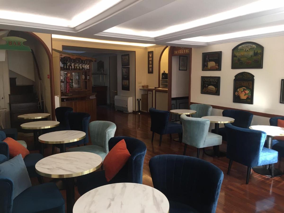 Hotel Restaurant Des Remparts Chaumont  Bagian luar foto